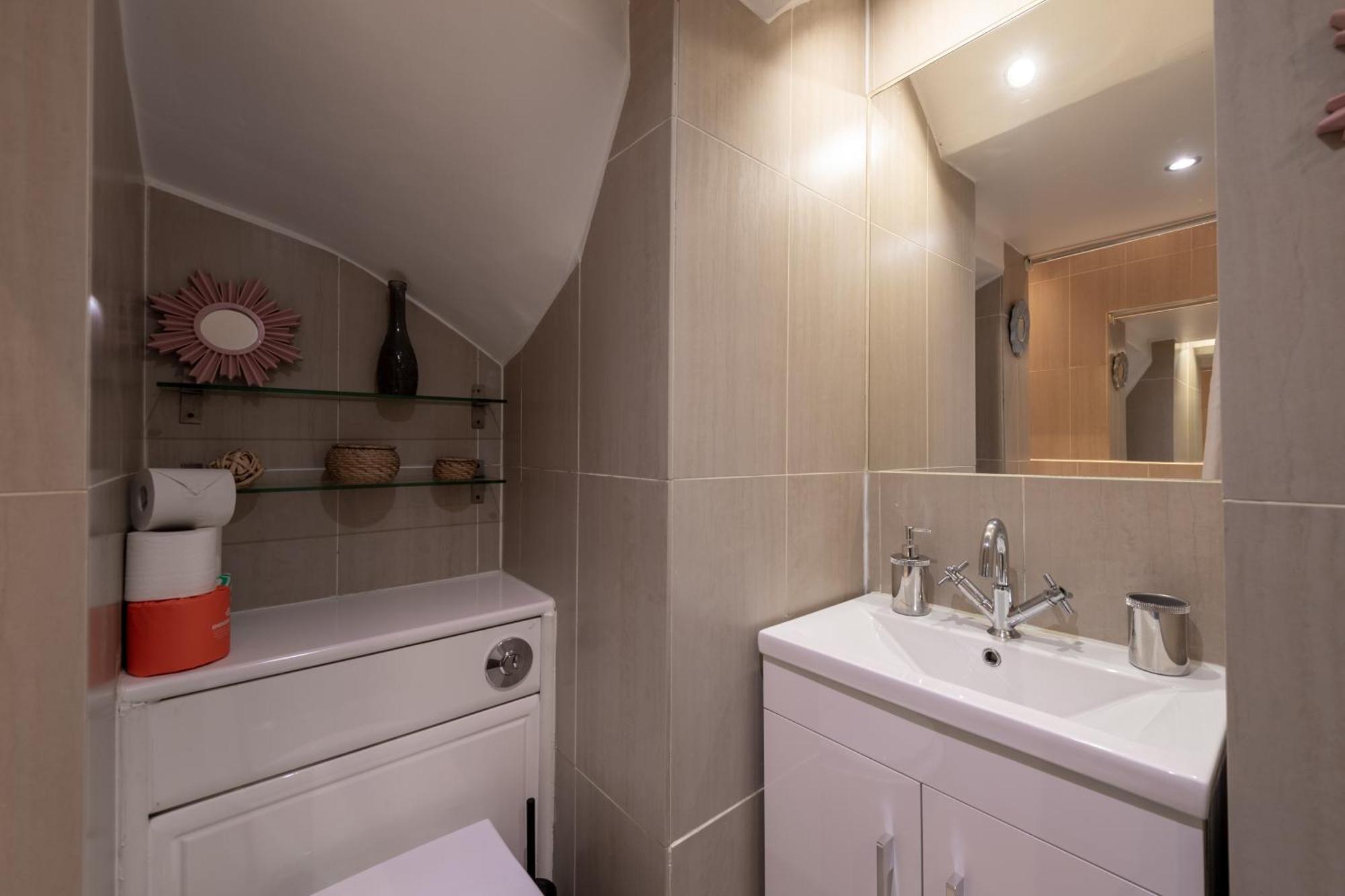 Spacious Comfy 2Br Flat London Eksteriør bilde